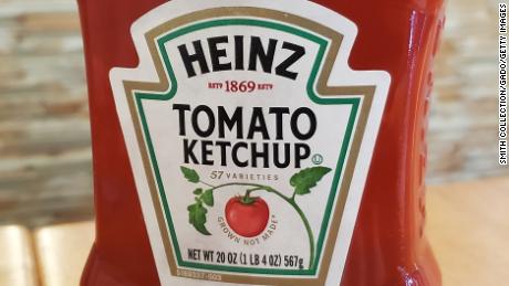 كيف تستخدم Heinz رقمًا مزيفًا للحفاظ على علامتها التجارية خالدة