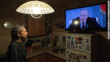 الروس في حالة جهل بشأن حالة الحرب الحقيقية وسط تغطية إعلامية أورويلية للبلاد