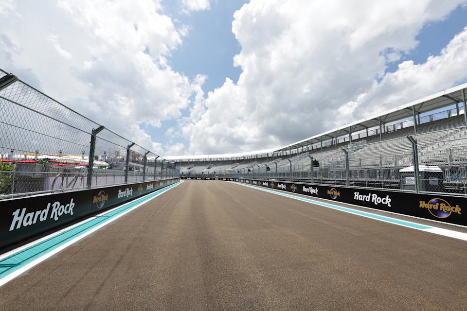 MIAMI ، فلوريدا - 4 مايو: نظرة عامة على الحلبة أثناء المعاينات قبل سباق F1 Grand Prix في ميامي في Miami International Autodrome في 4 مايو 2022 في ميامي ، فلوريدا.  (تصوير مارك طومسون / غيتي إيماجز)