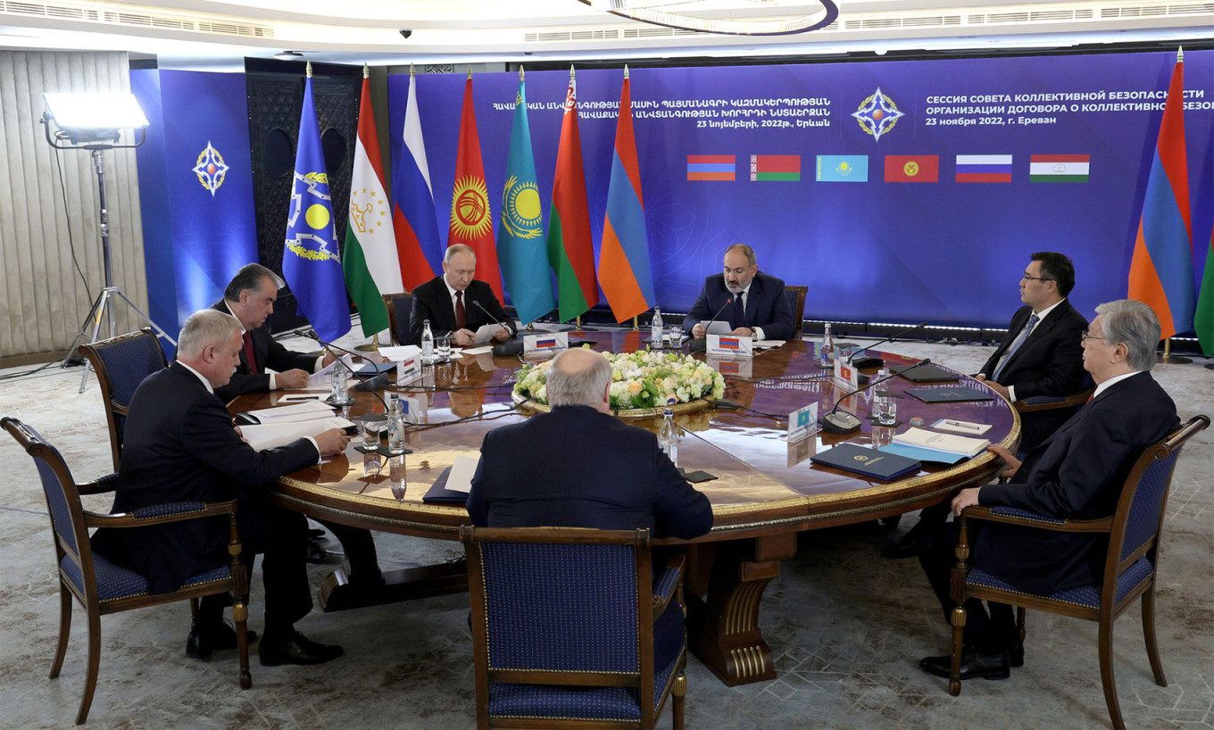 جلسة منظمة معاهدة الأمن الجماعي فلاديمير سميرنوف / تاس / الكرملين